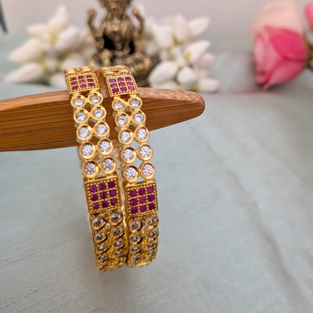 White with ruby stone antique Kids-bangle