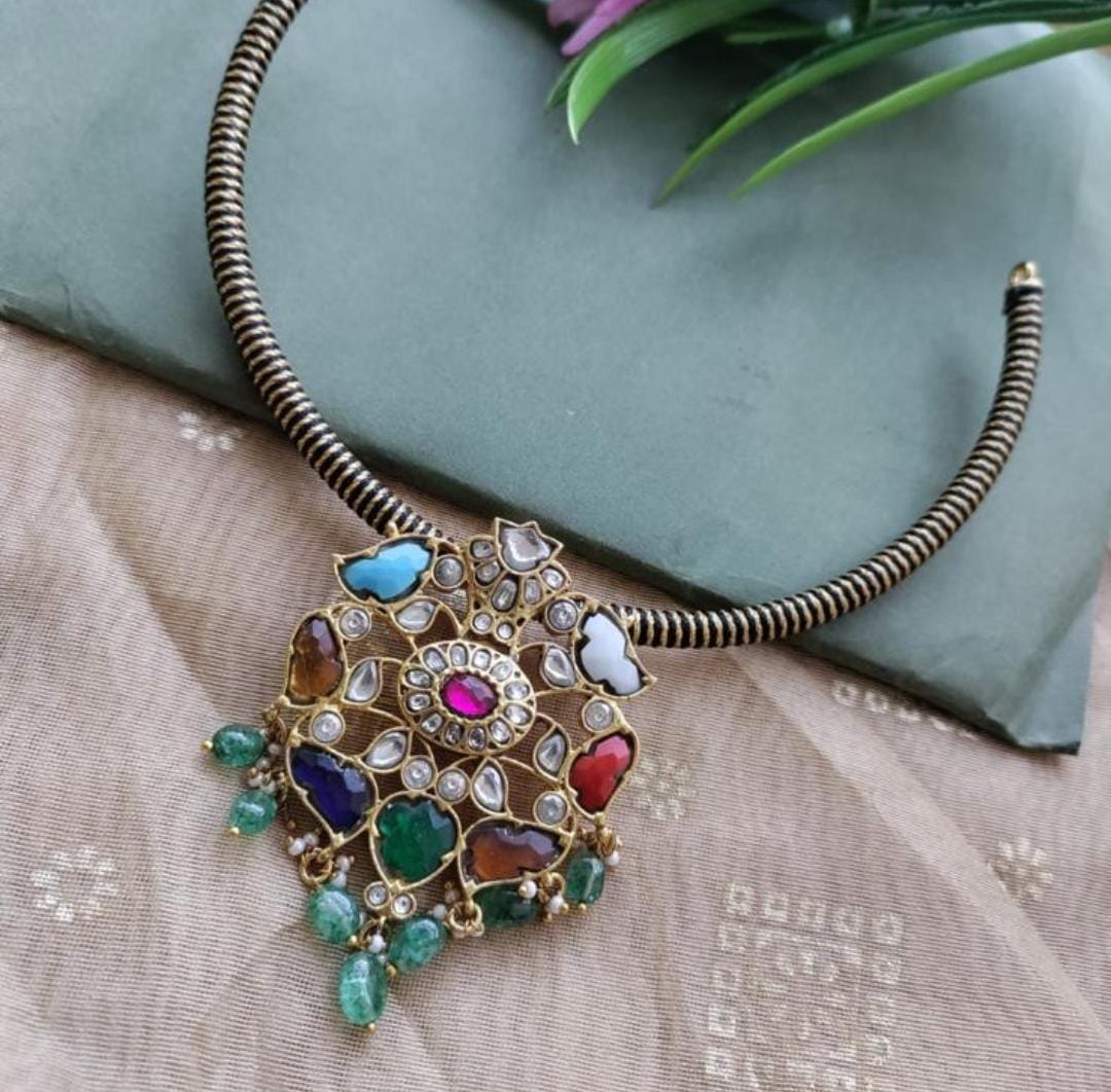 Jadau kundan Lotus pendant hasli set