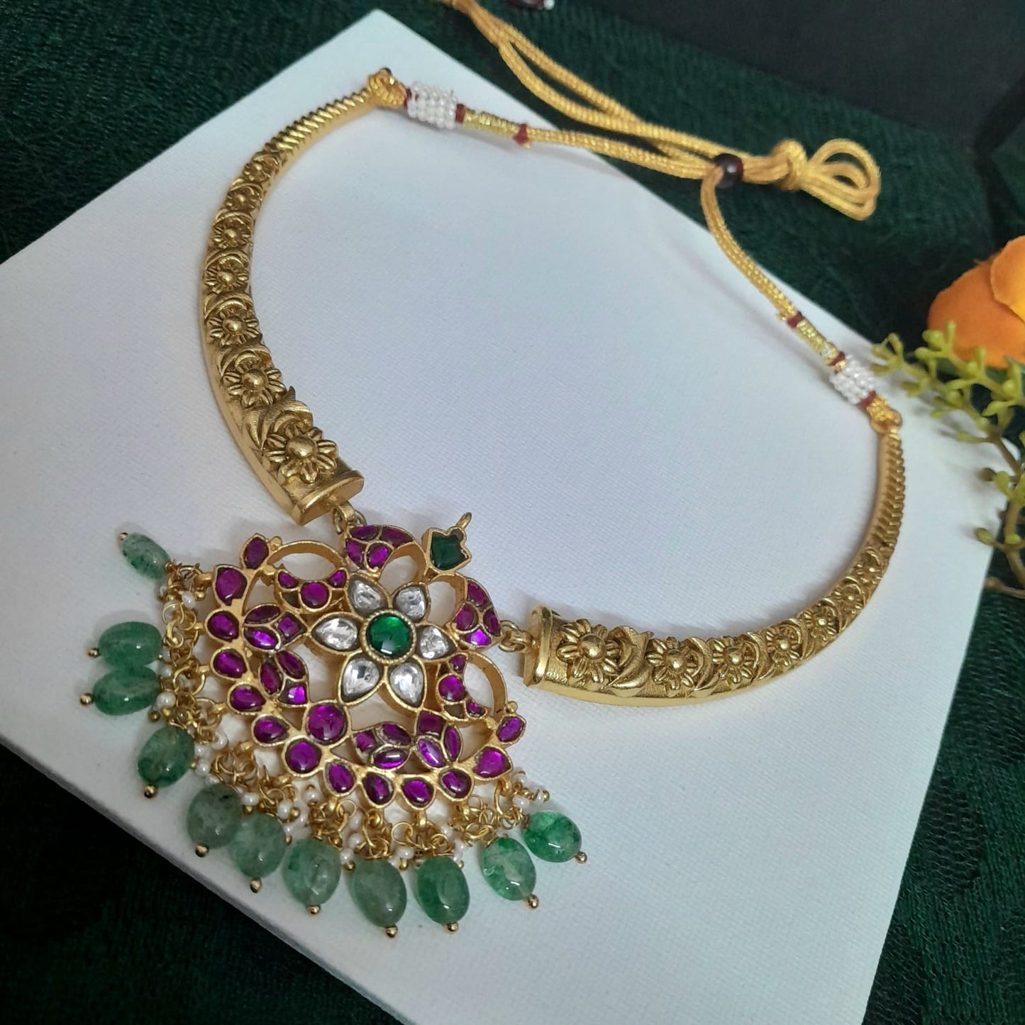 Stone pendant jadau kundan hasuli set