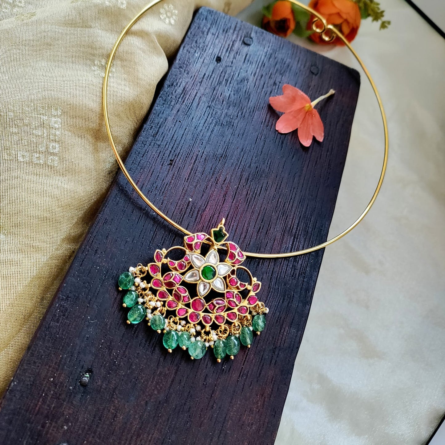 Beautiful Jadau kundan Pendant hasli set