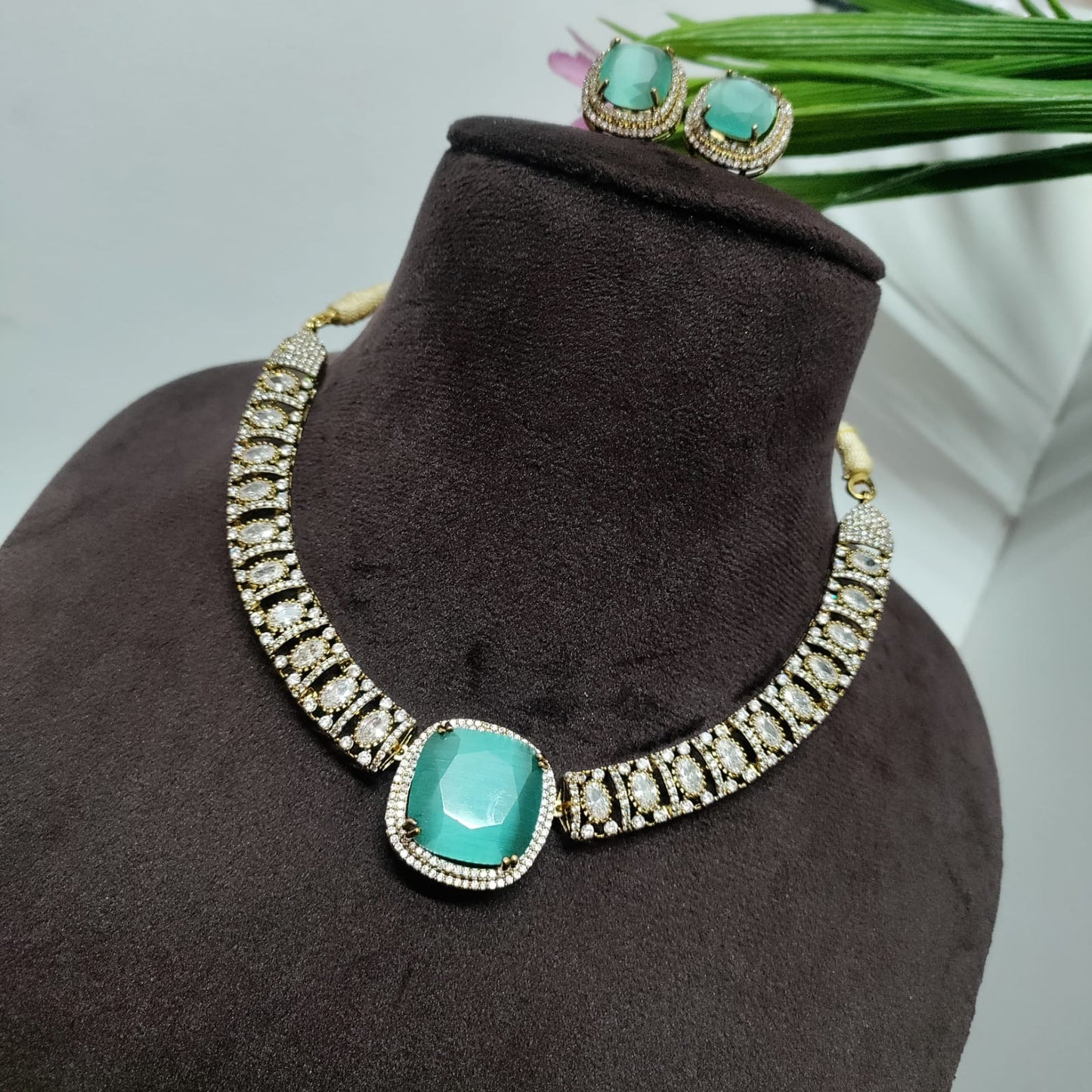 Jadau kundan moisannite stone hasuli set