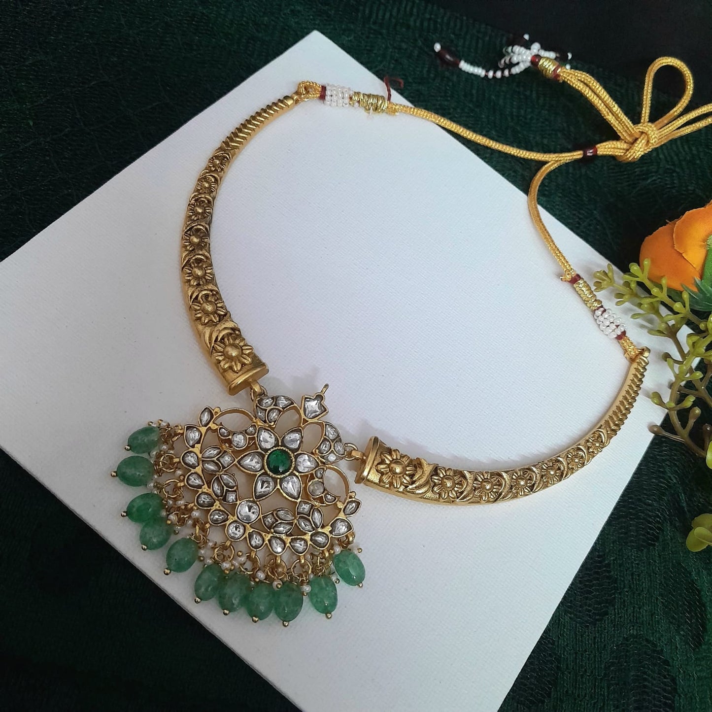 Stone pendant jadau kundan hasuli set
