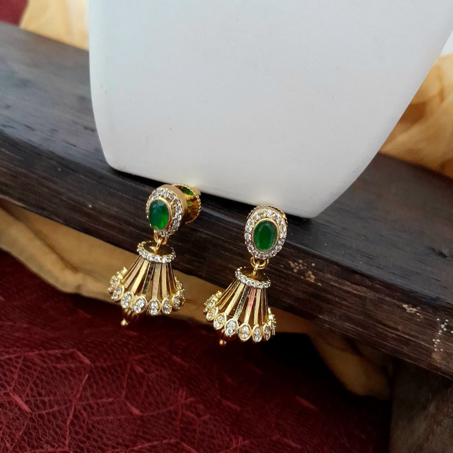 Green stone small jumkha earring