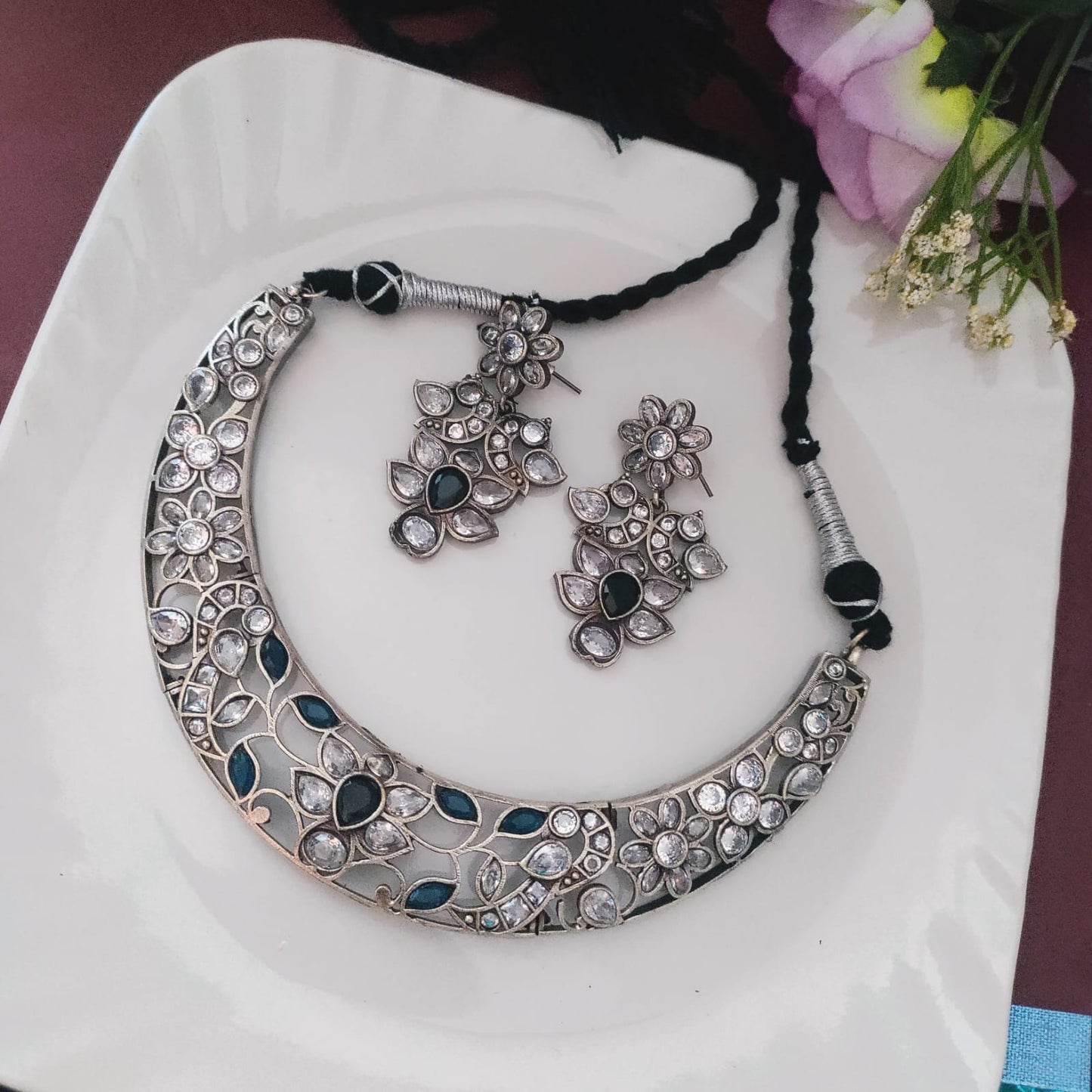 Stone hasuli sla necklace set