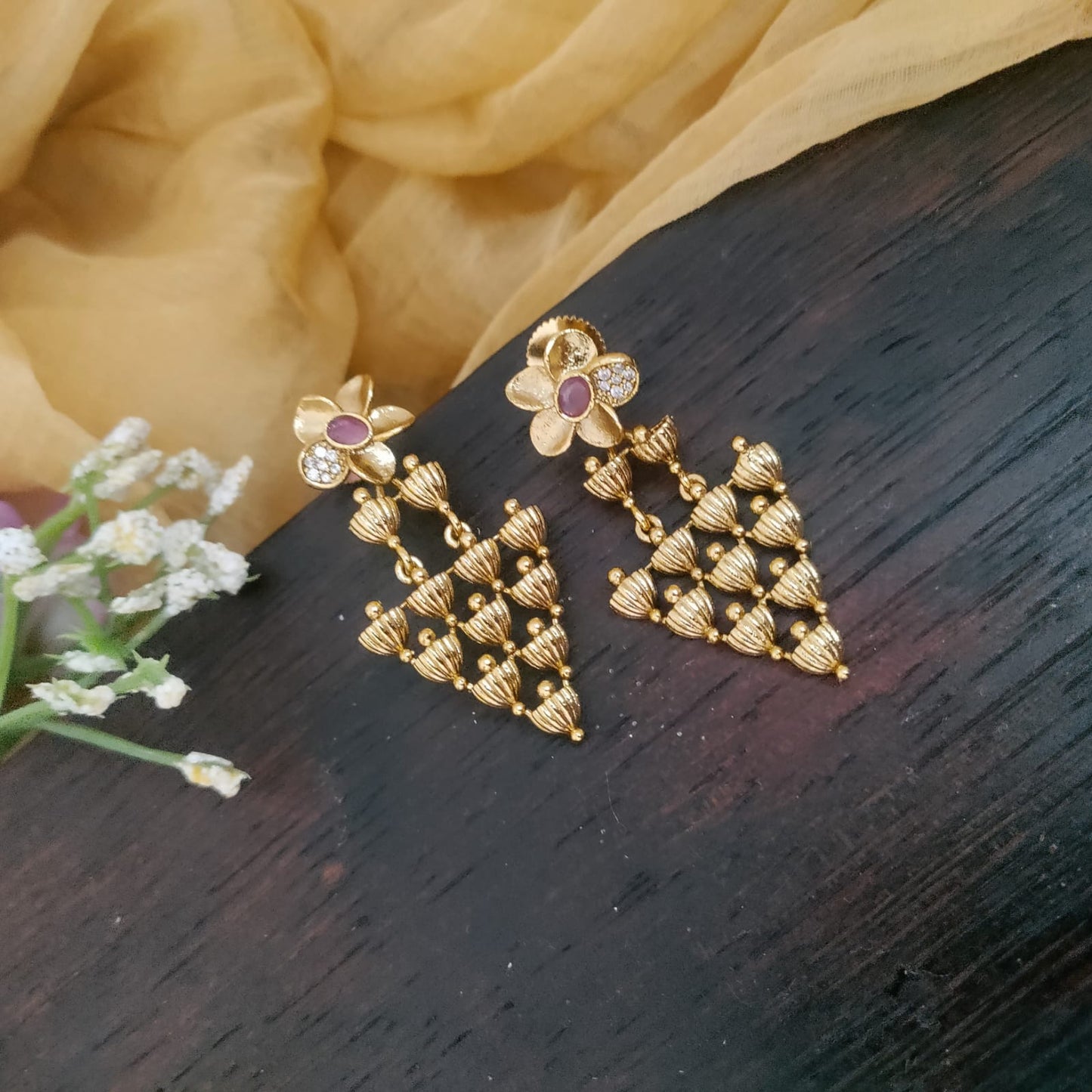 Flower stone lightweight earring