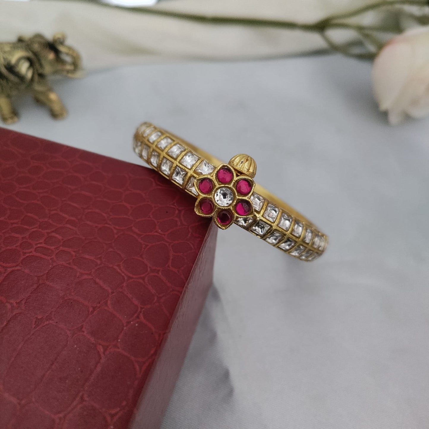 Jadau Kundan Bangle - Screw type - White