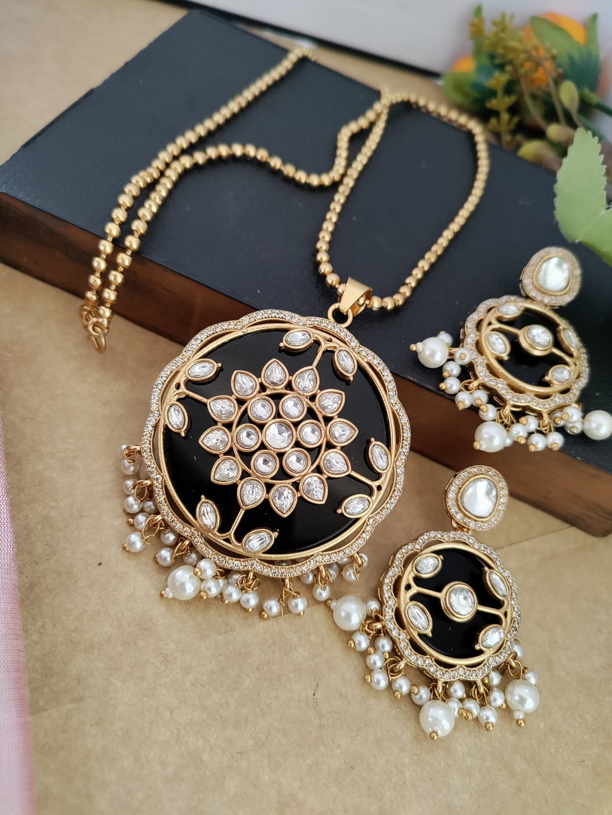 Exclusive Round stone pendant Kundan work pendant chain