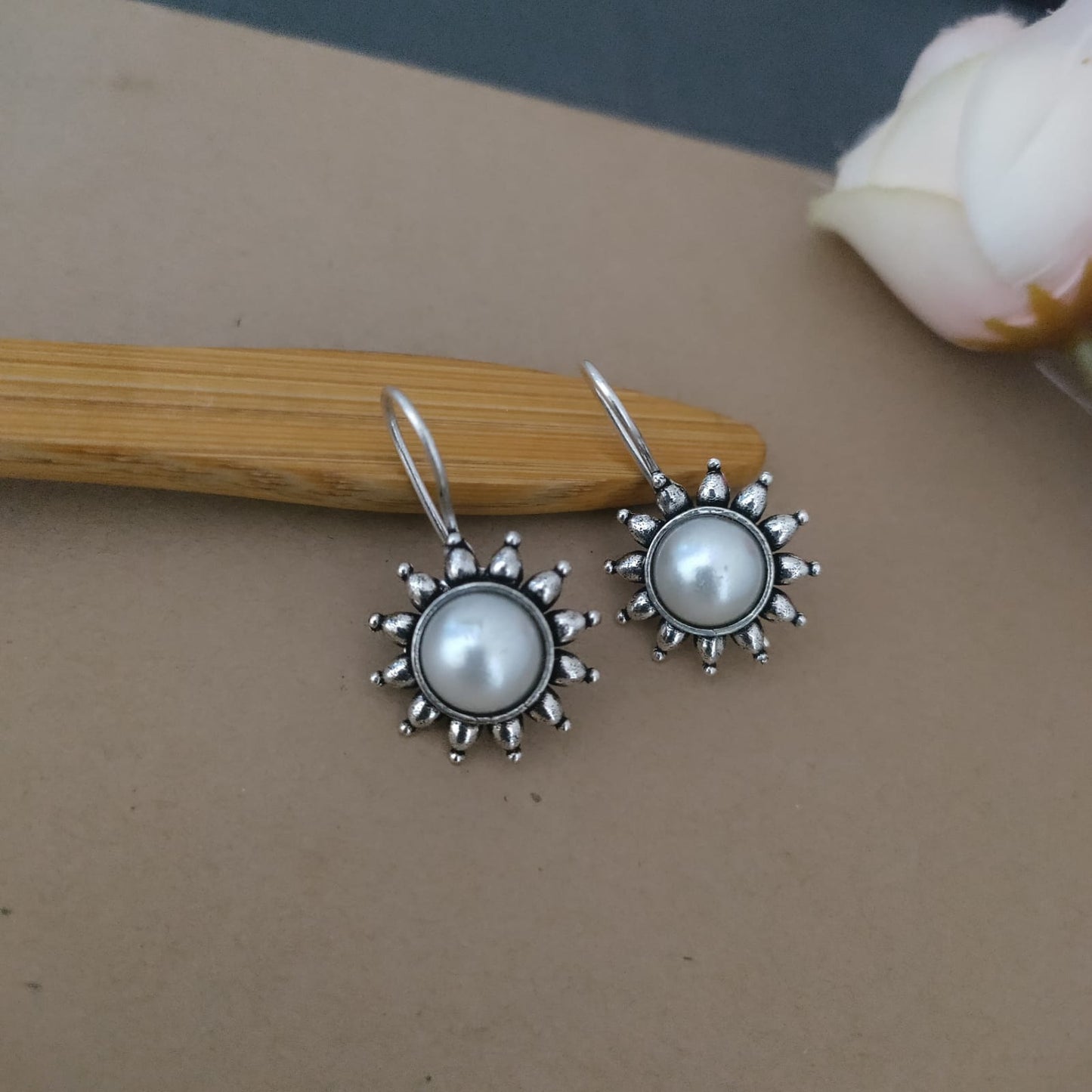 Pearl Stone earring
