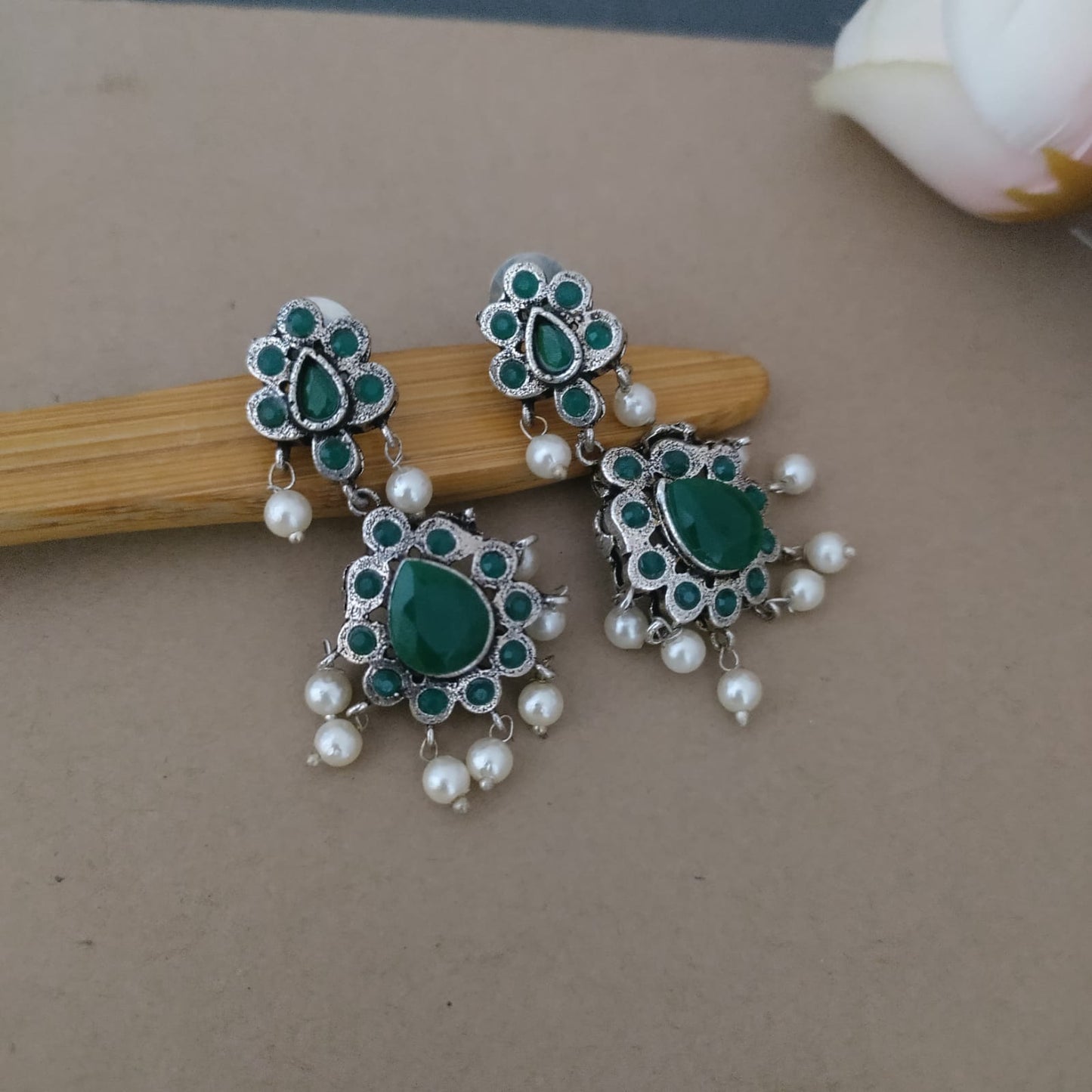 Green stone earring