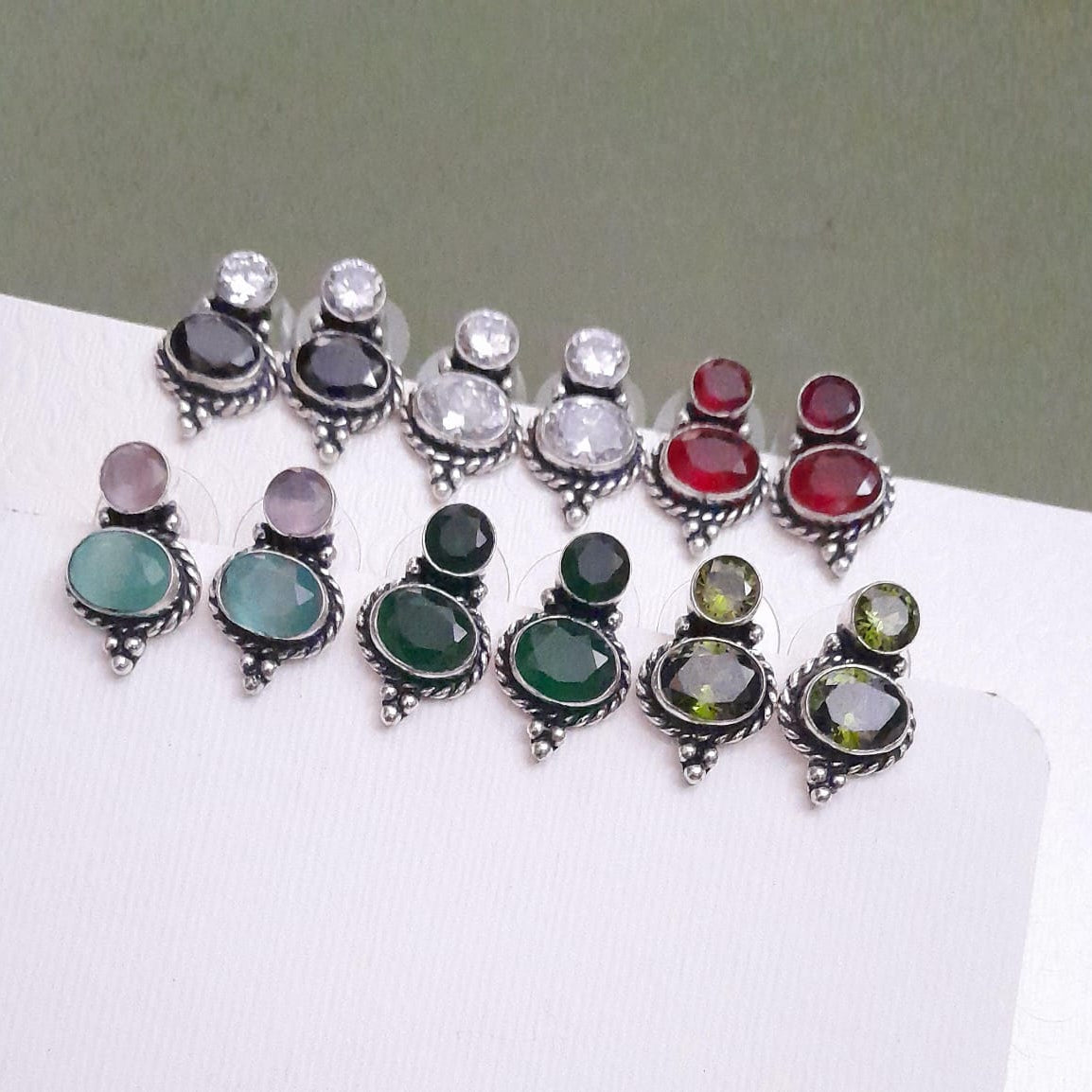 Round type 2 stone earring