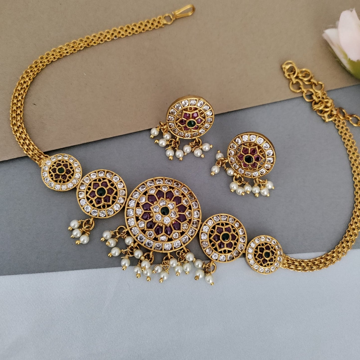 Round flower chocker set