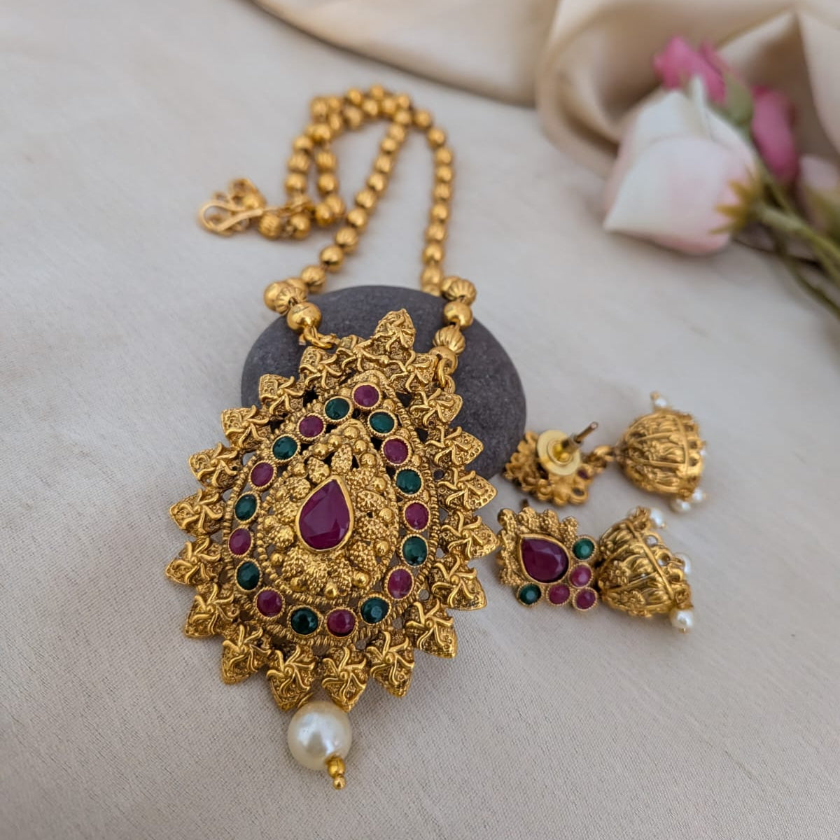 Kemp stone long necklace