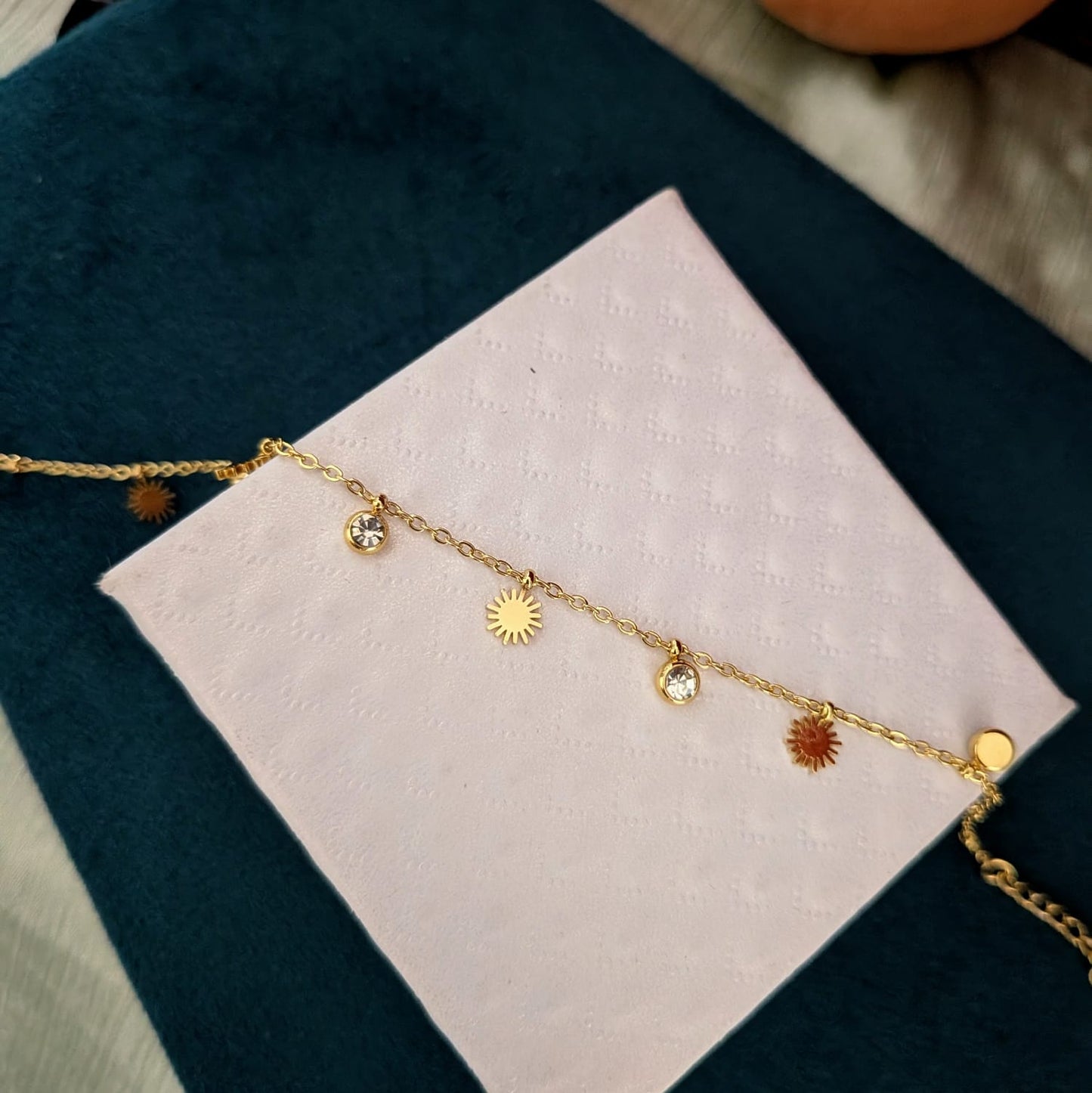 Sunfloral with white stone bracelet
