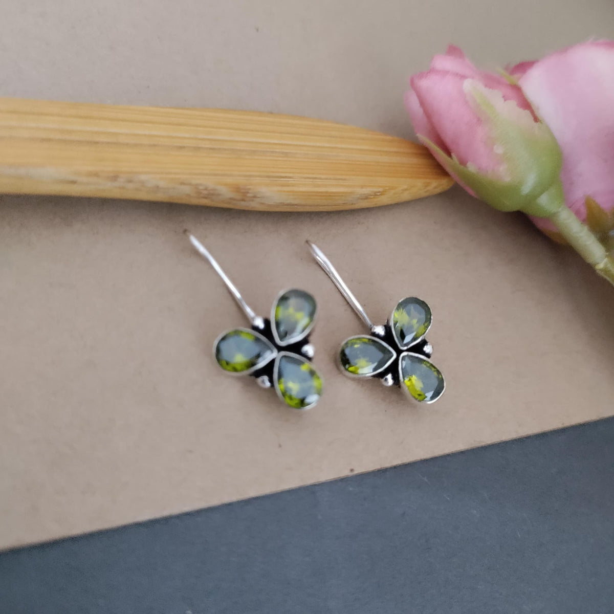 3 Stone earring
