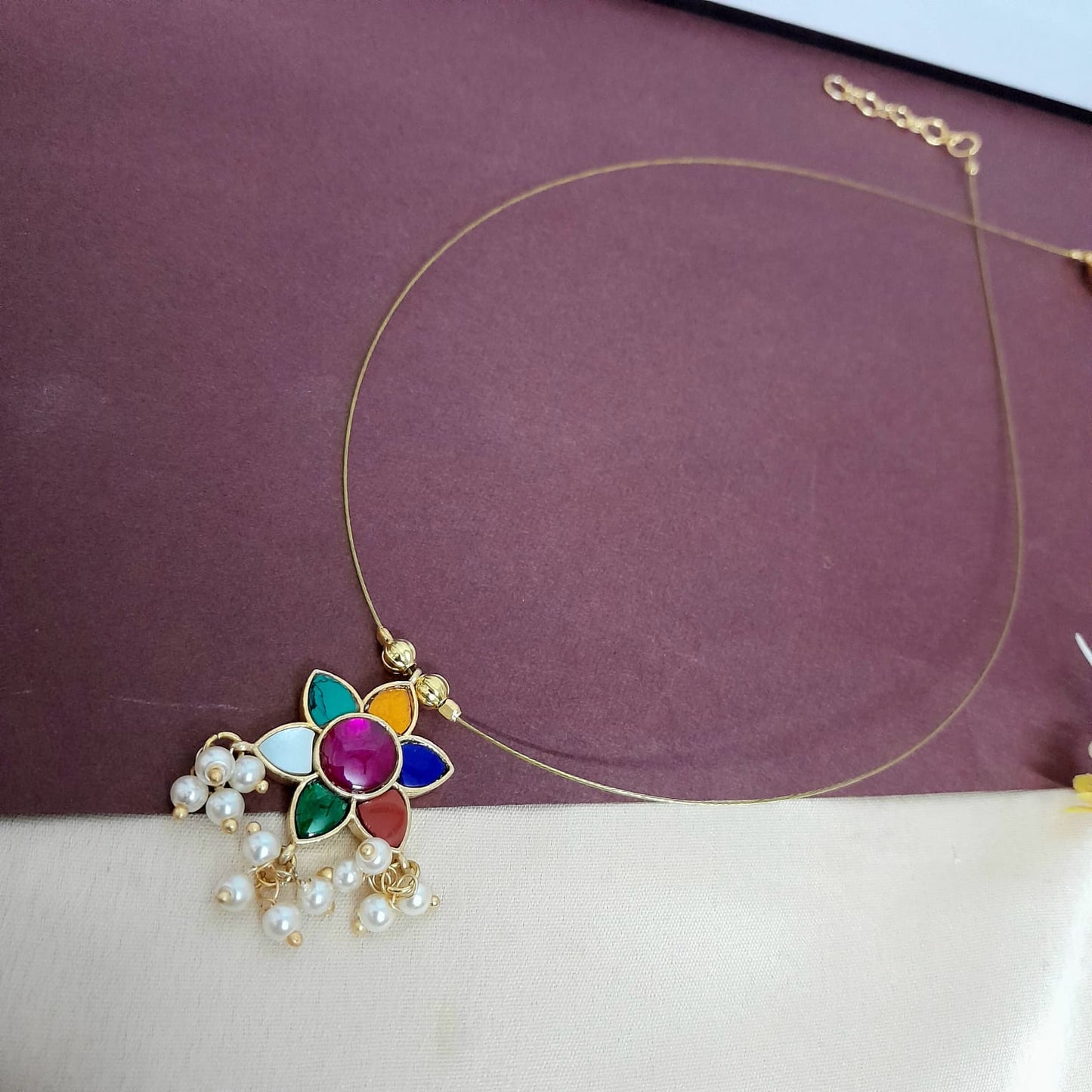 Gorgeous Invisible flower necklace set