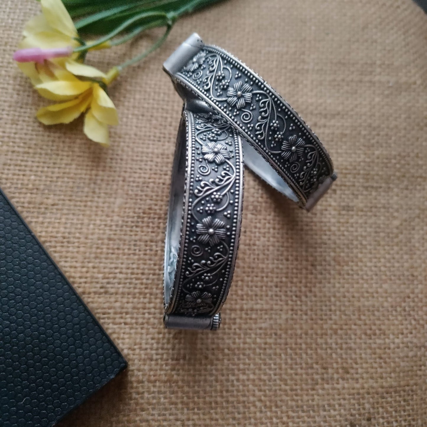 Silver replica Bangle - Screw type