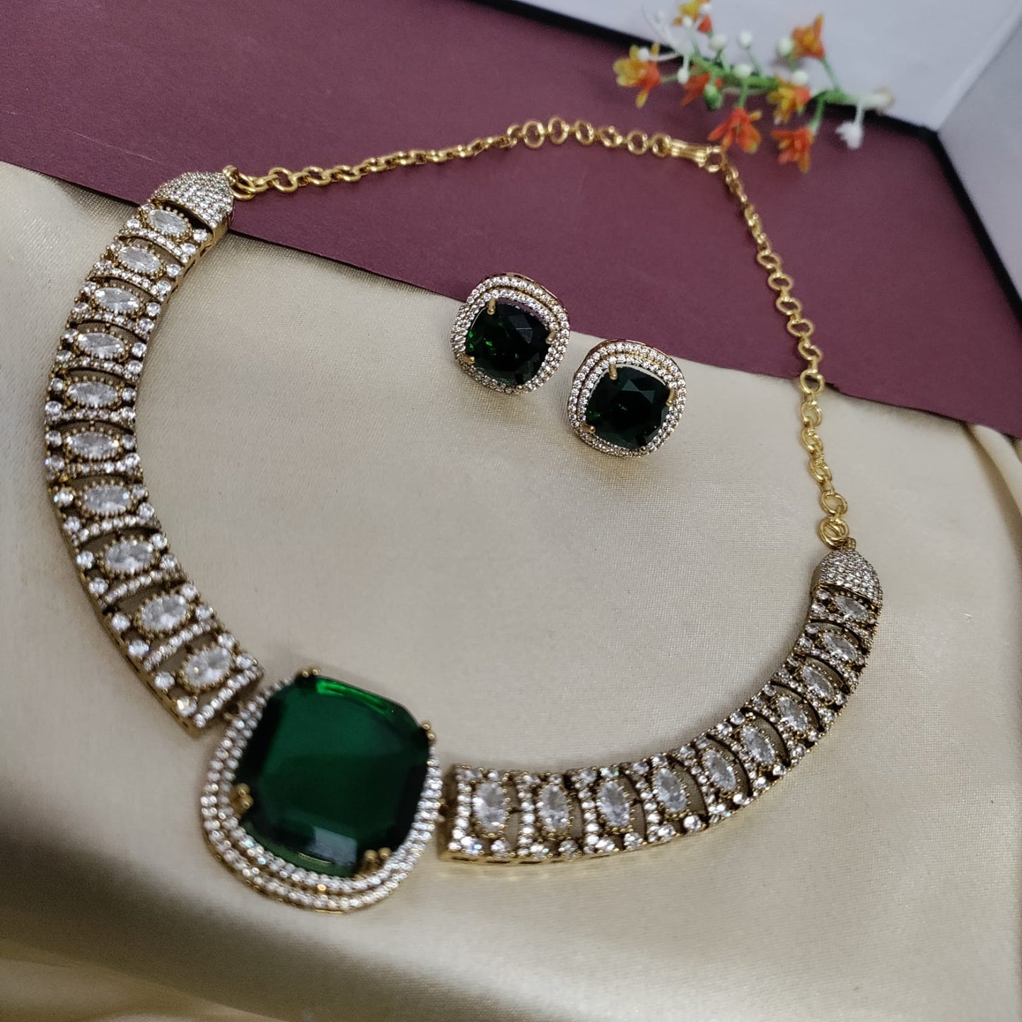 Jadau kundan moisannite stone hasuli set