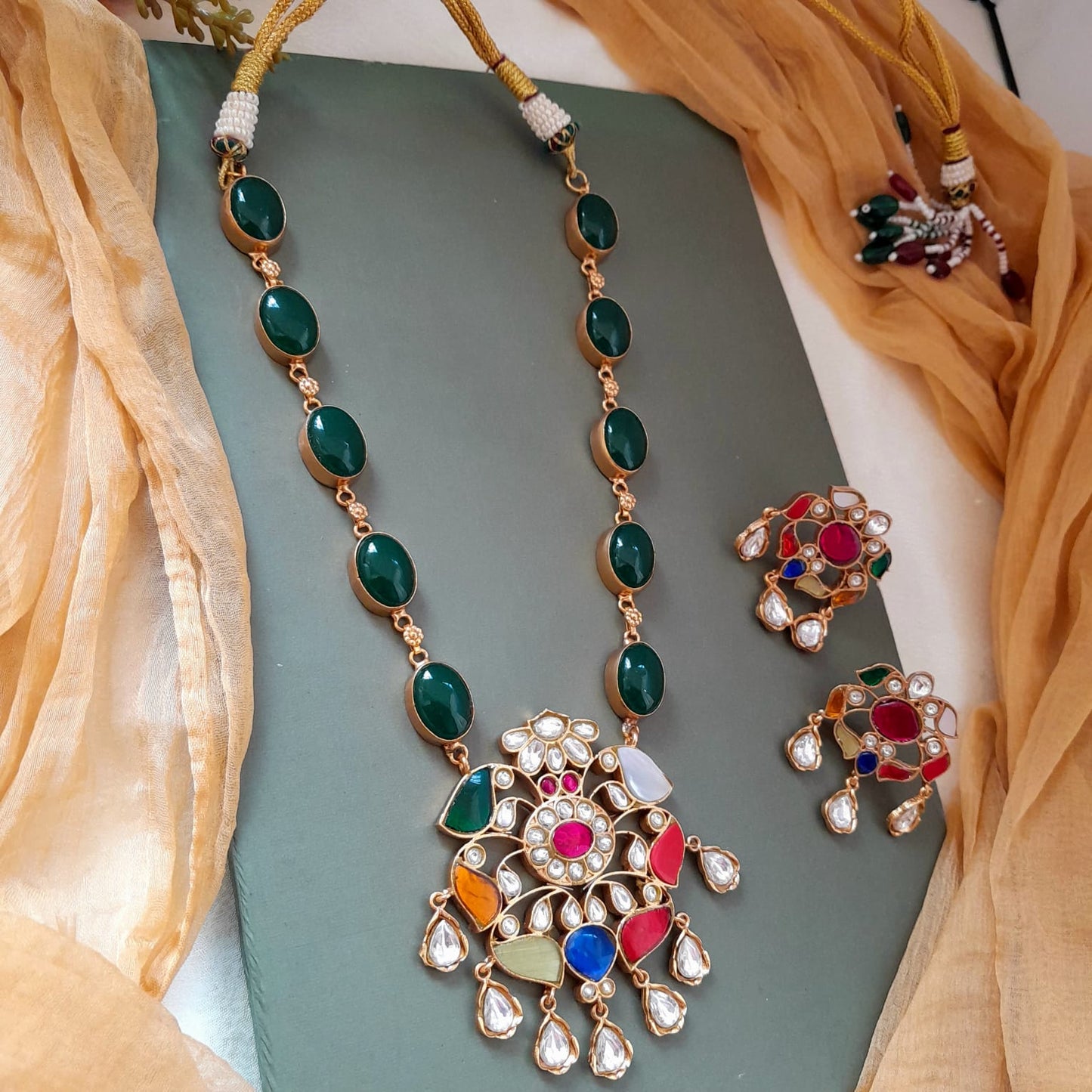 Beautiful Jadau kundan exclusive stone necklace set