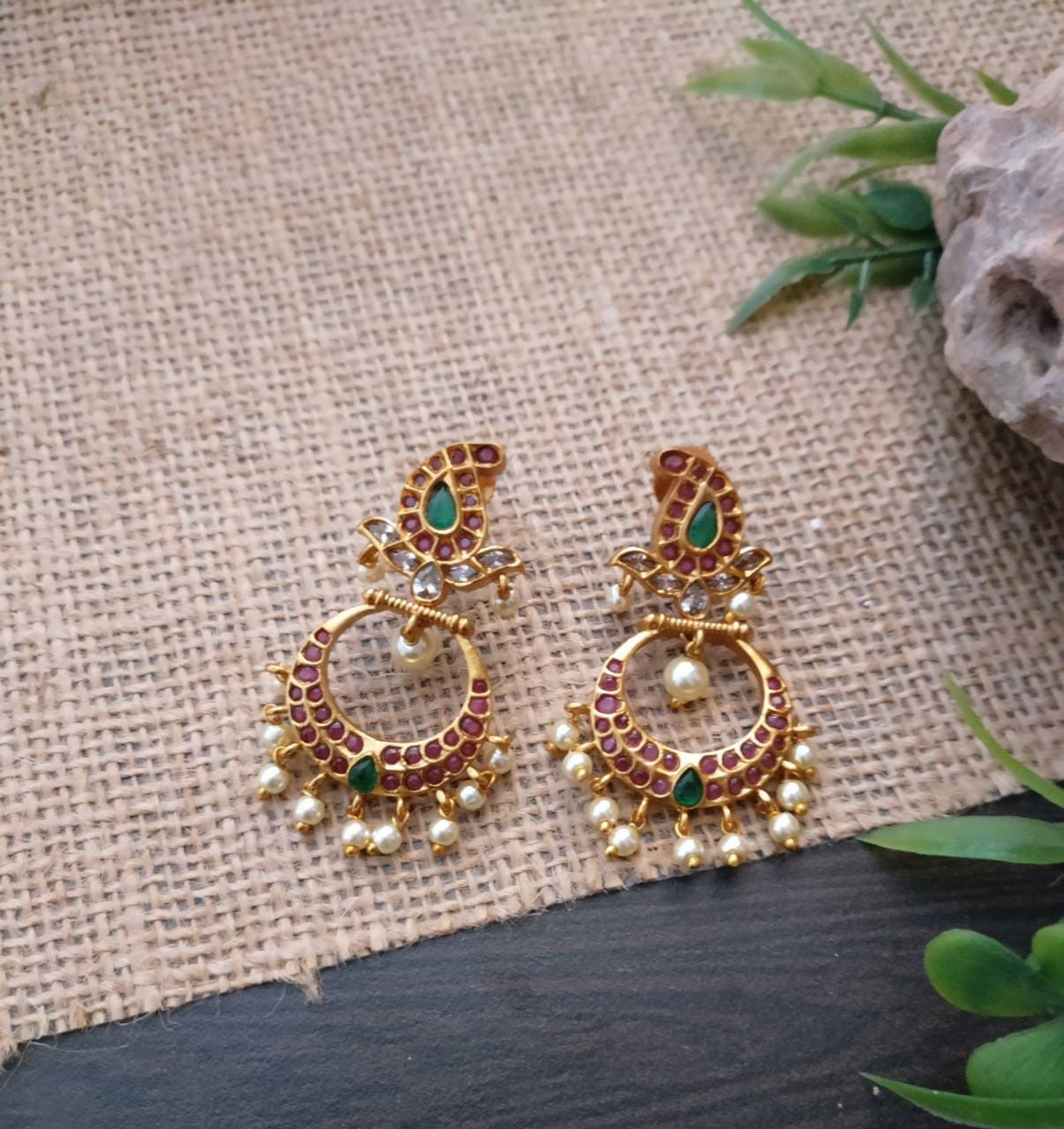 Mango stone golden earring
