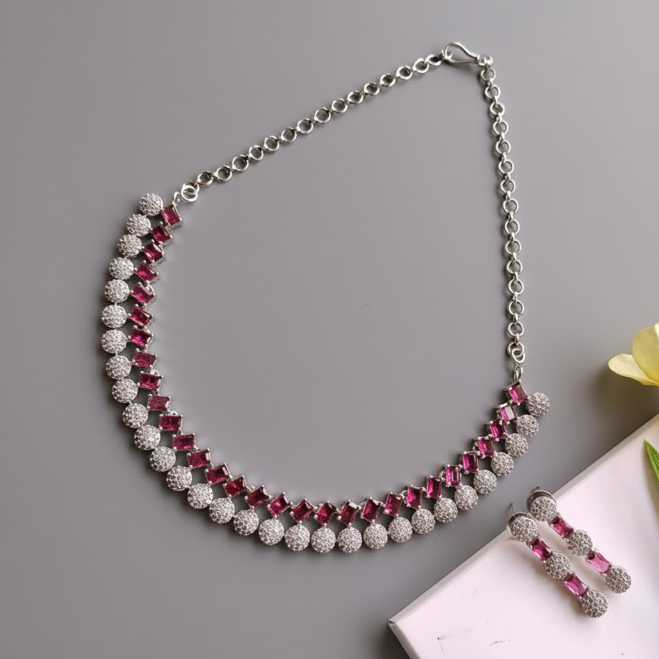 Diamond shaped stone studded necklace