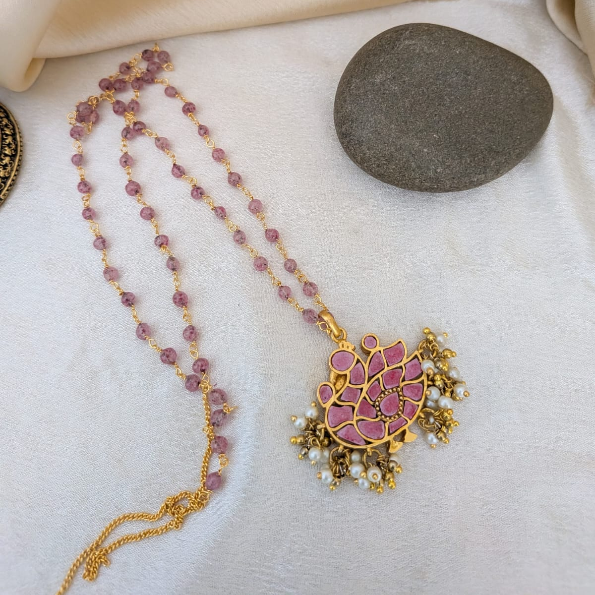 Light pink jadau chain set