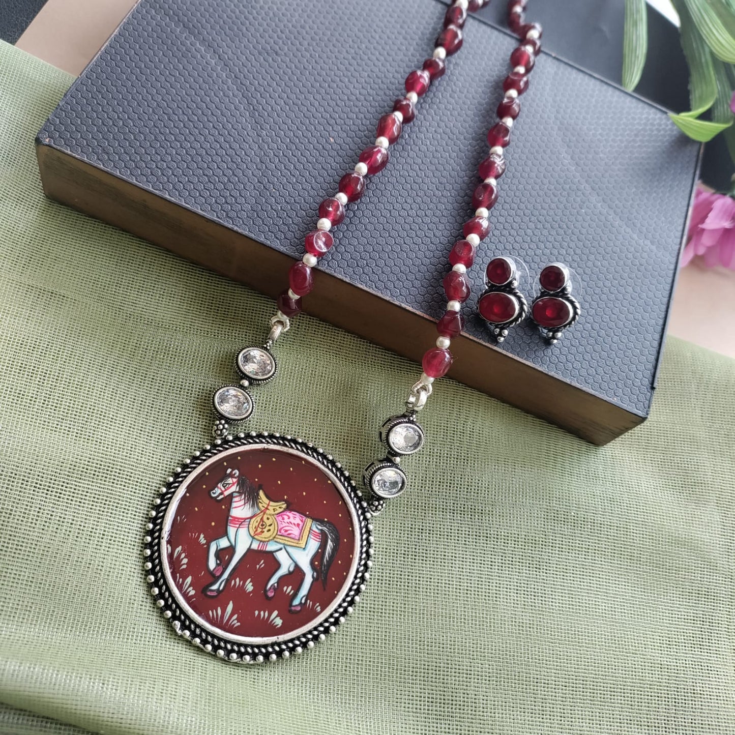 Round painted chain set