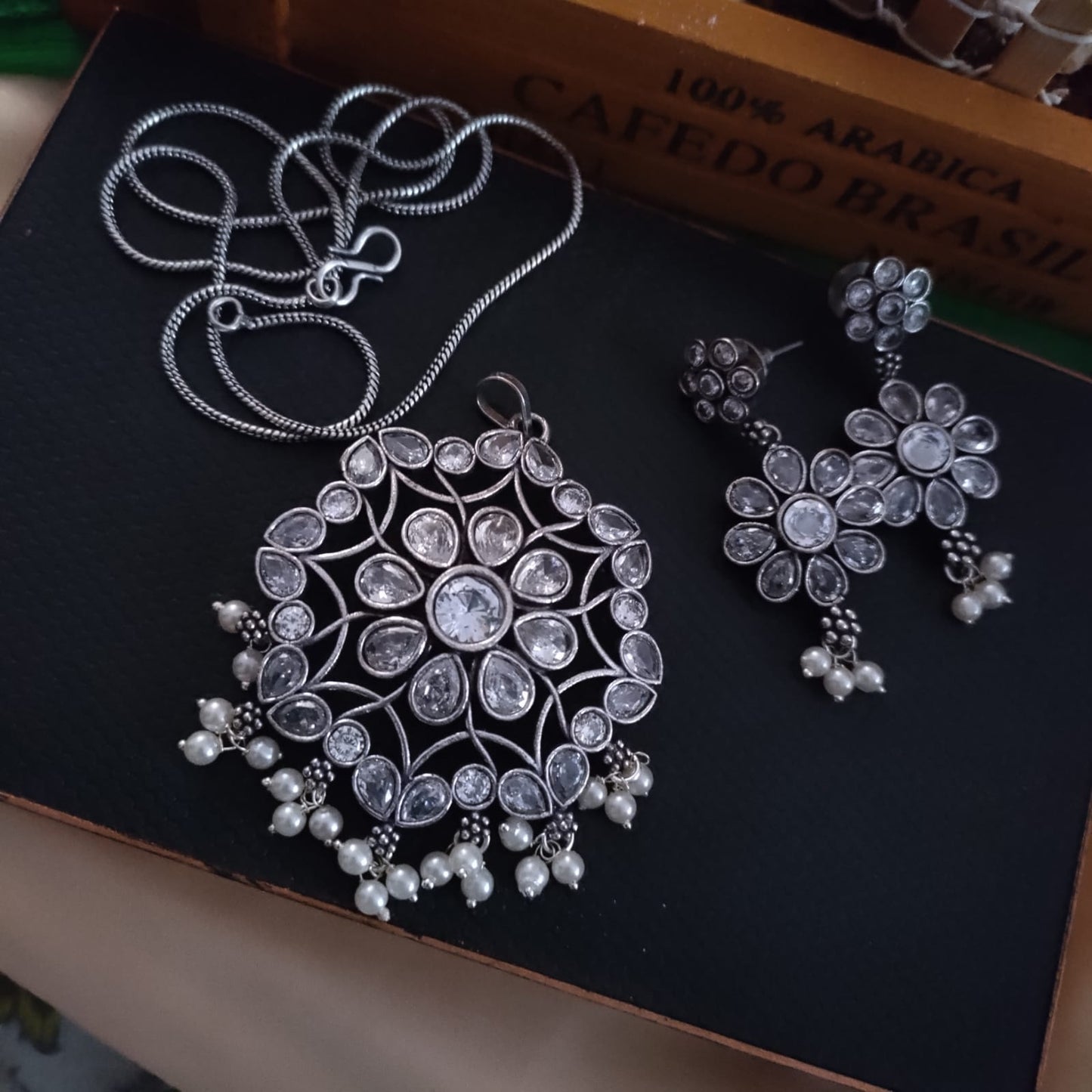Replica stone chain set