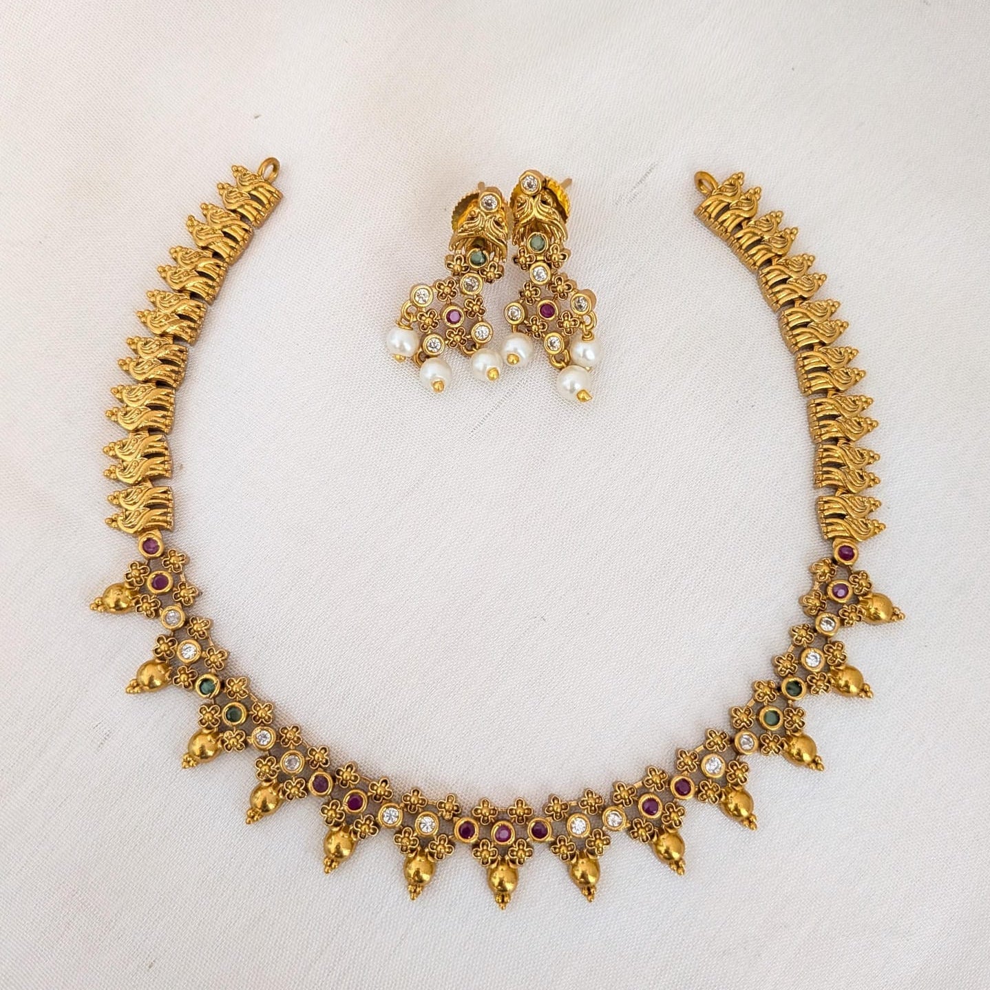 Simple stone necklace set