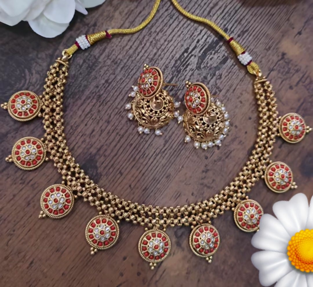 Coral stone golden necklace set