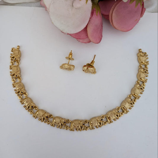 Small elephant necklace set