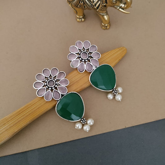 Round flower stone earring