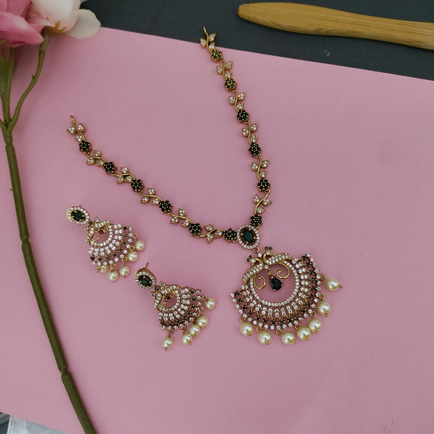 Leaf peacock ad necklace