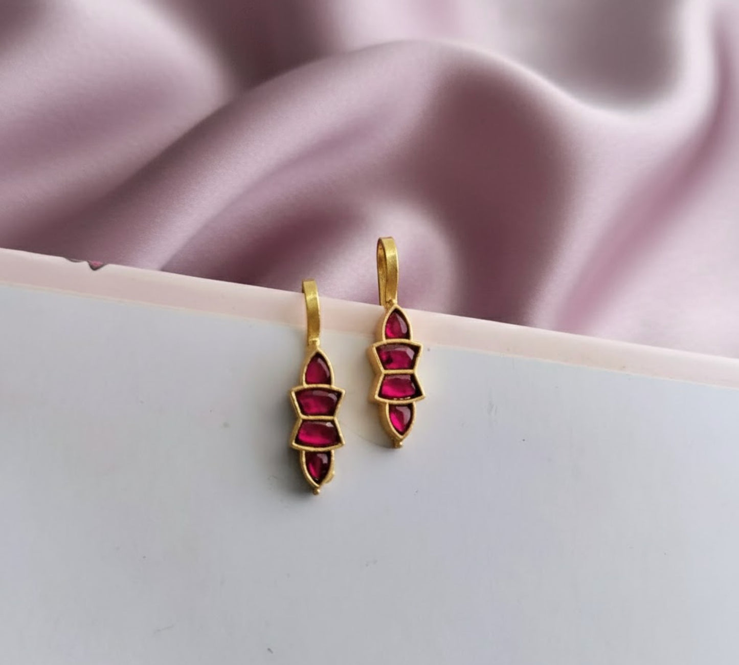 Sleek Jadau kundan Ruby earcuff/bugadi