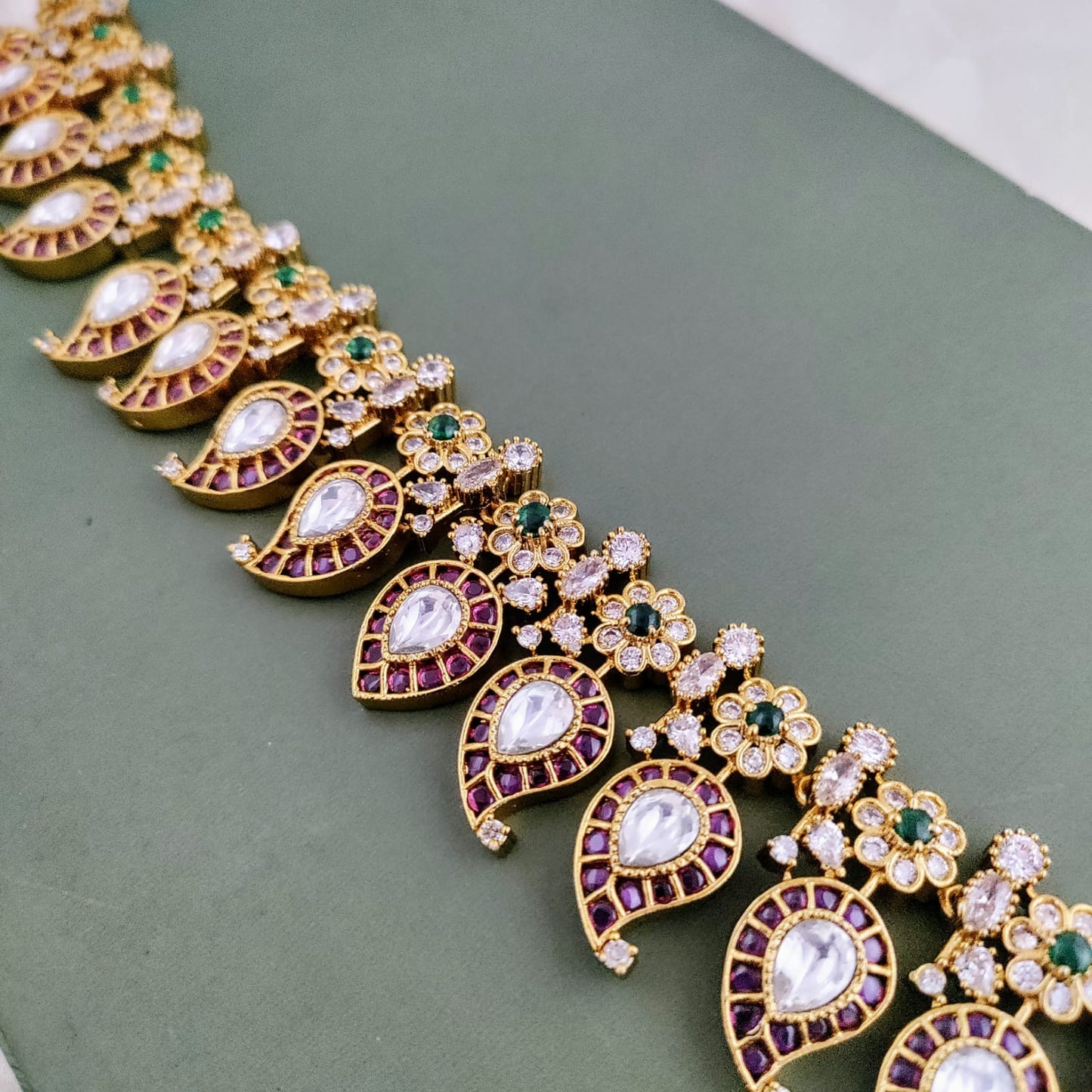 Mango white stone necklace