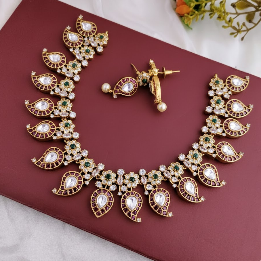 Mango white stone necklace