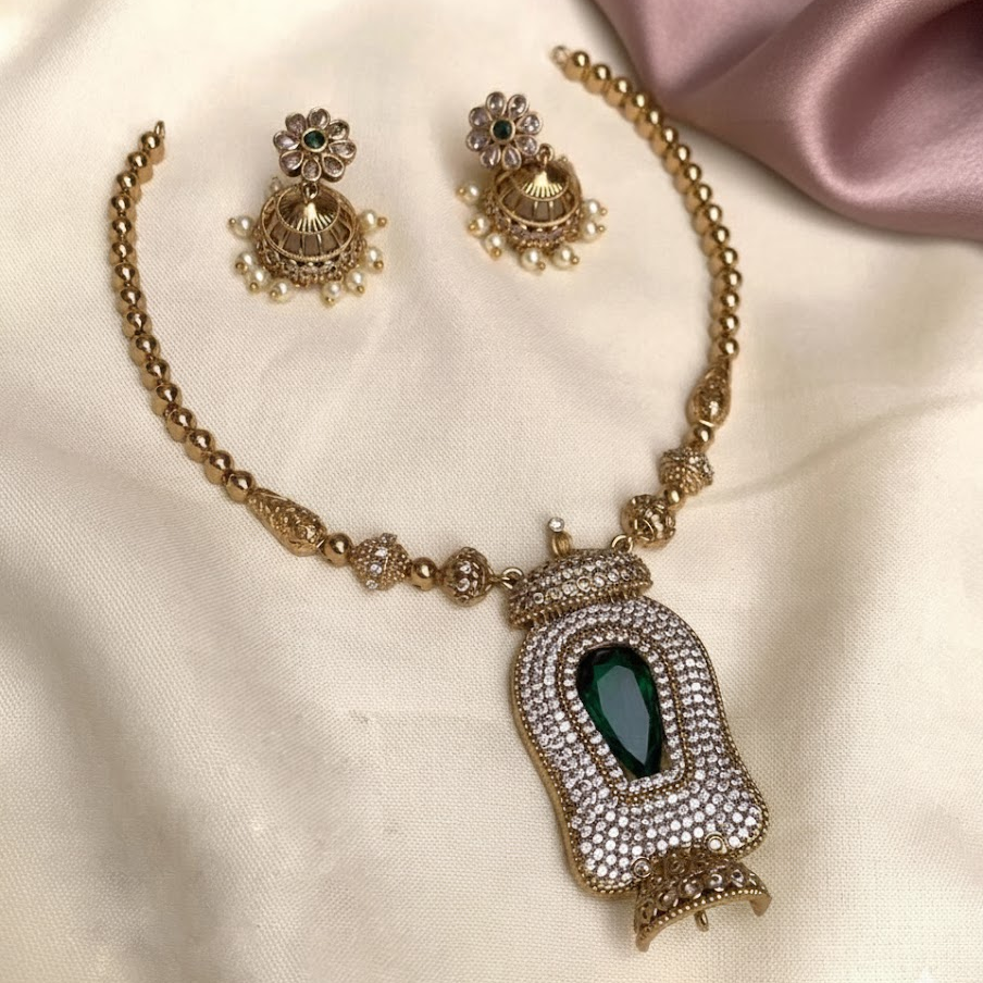 AD white and green stone necklace