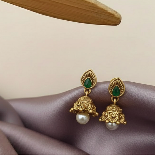 Green stone small jumkha earring