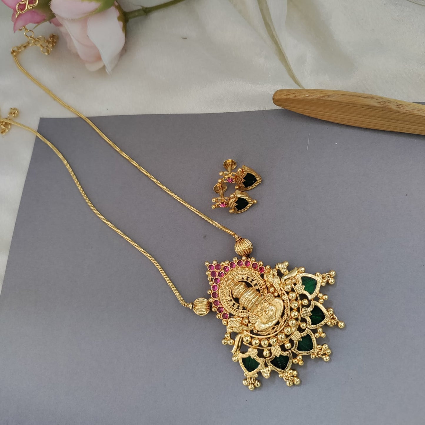 Kathakali pendant chain - Kerala design