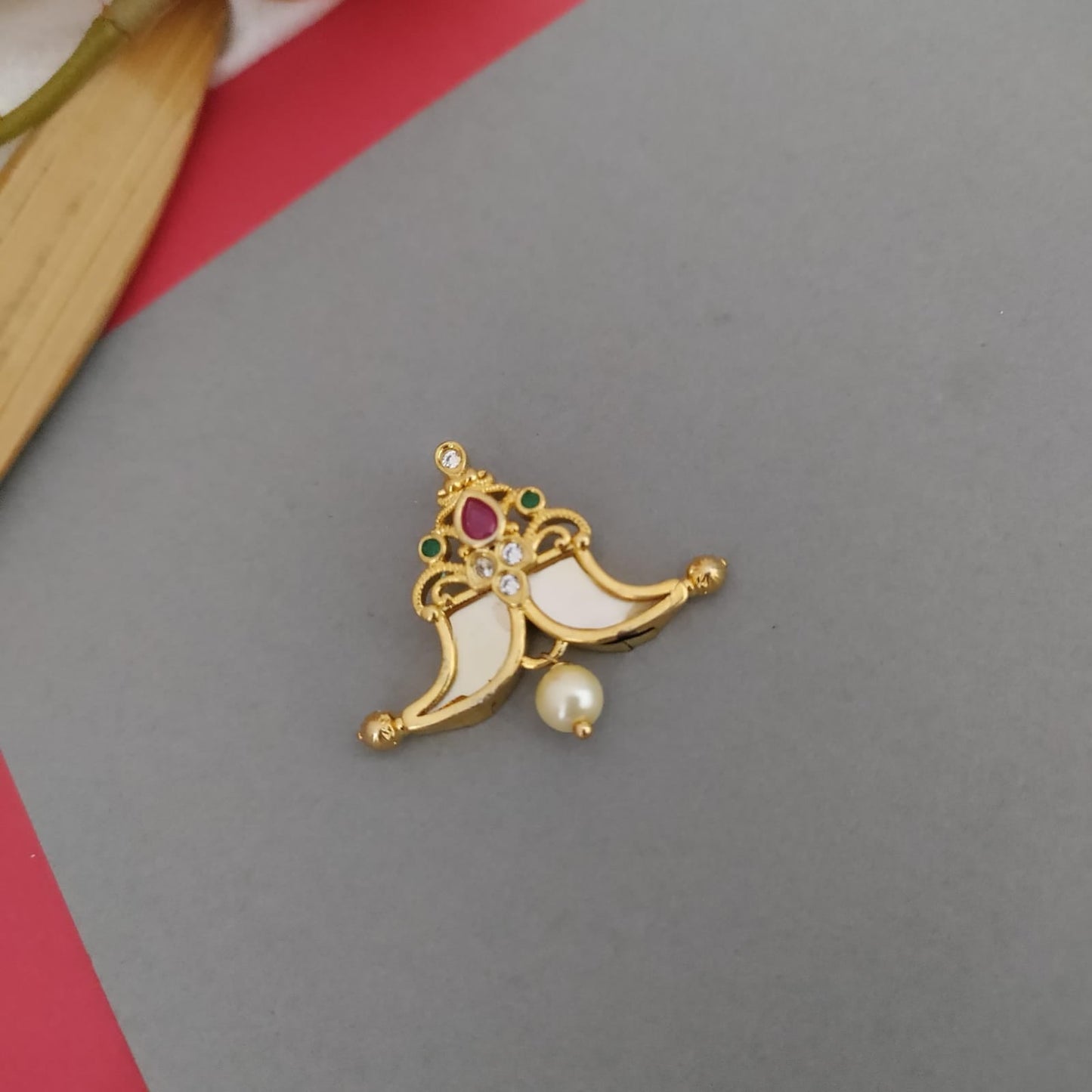 Puligoru pendant