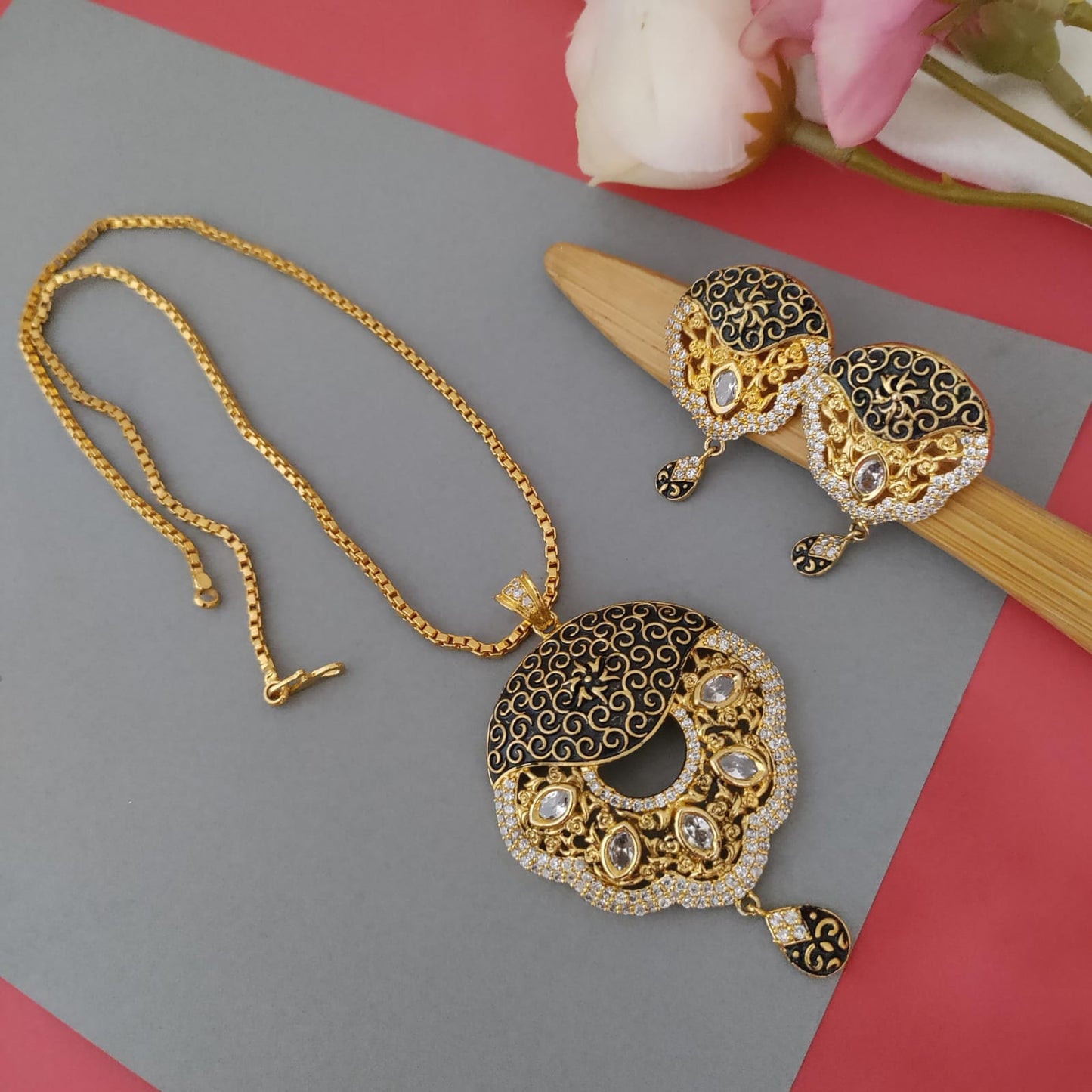 Black AD stone pendant set