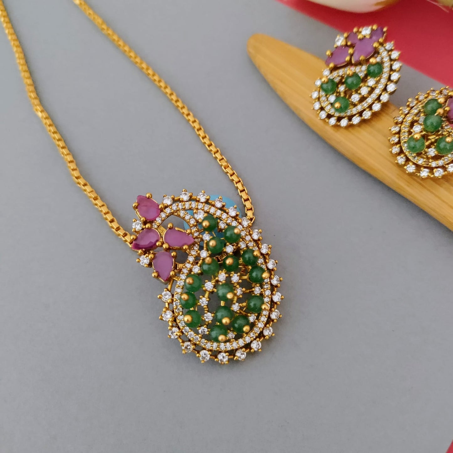 Paisley shaped  green AD Pendant chain set