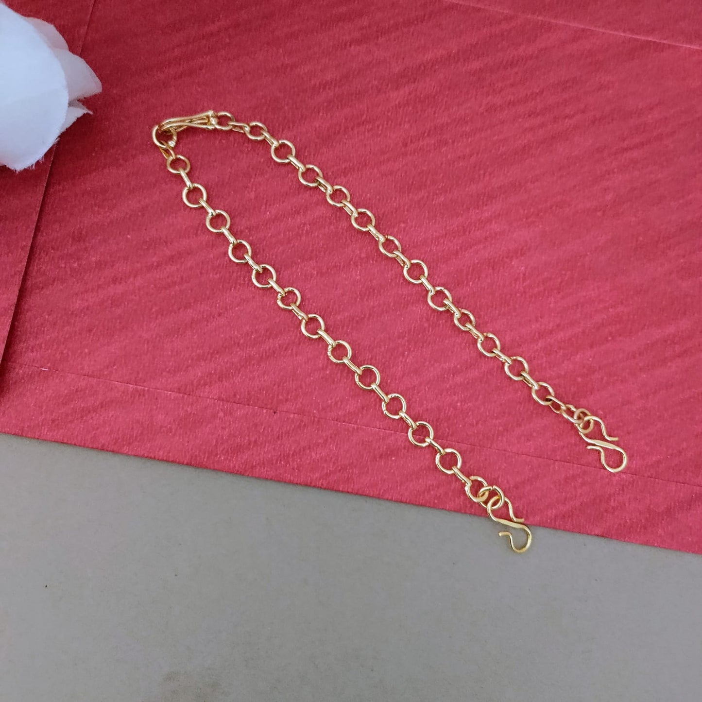 Back chain with hook - Golden Finish