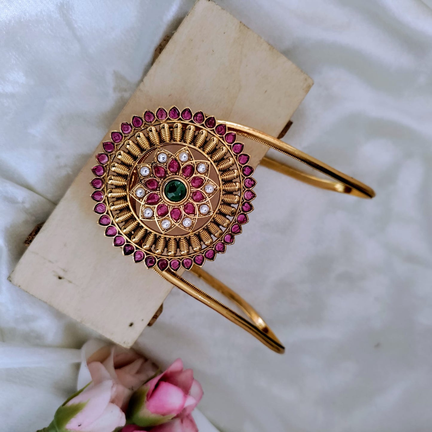 Kemp stone Round pattern Armlet/Vanki