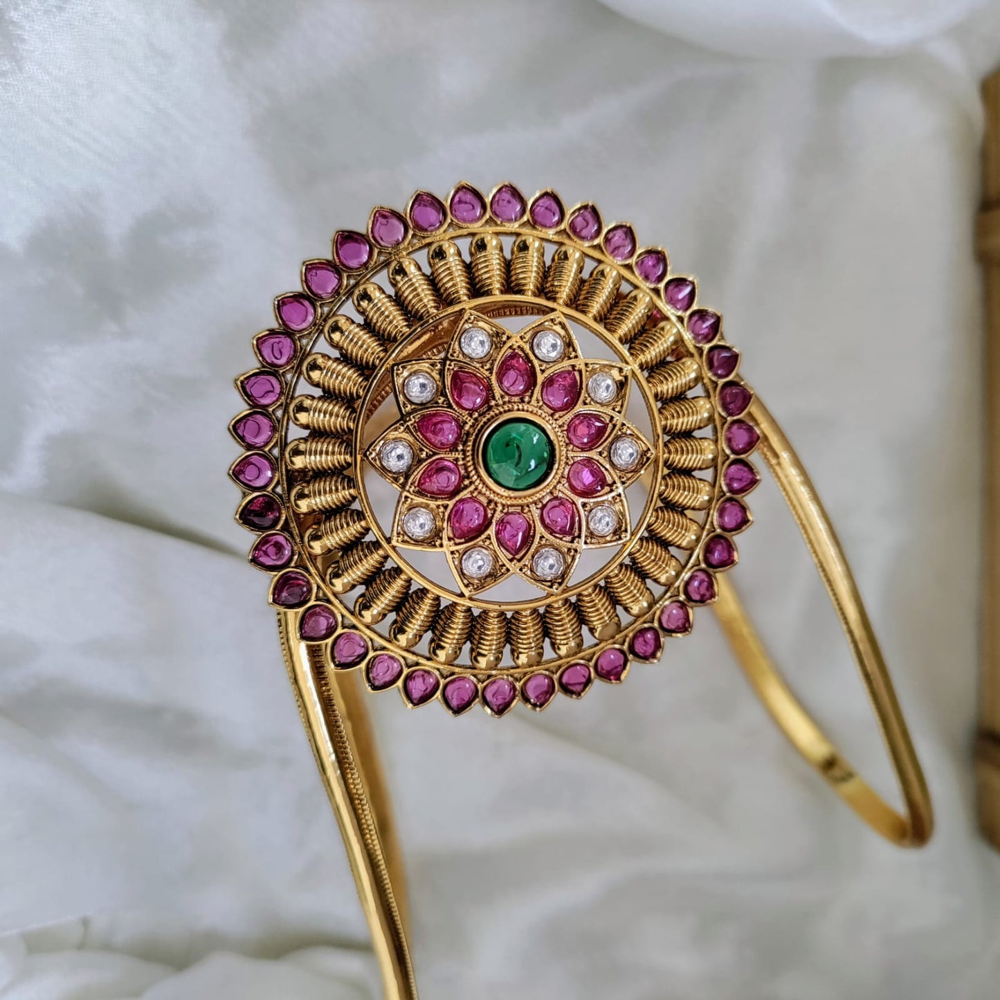 Kemp stone Round pattern Armlet/Vanki