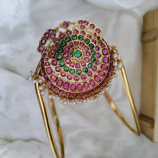 Kemp stone Round pattern Armlet/Vanki with pearl drop