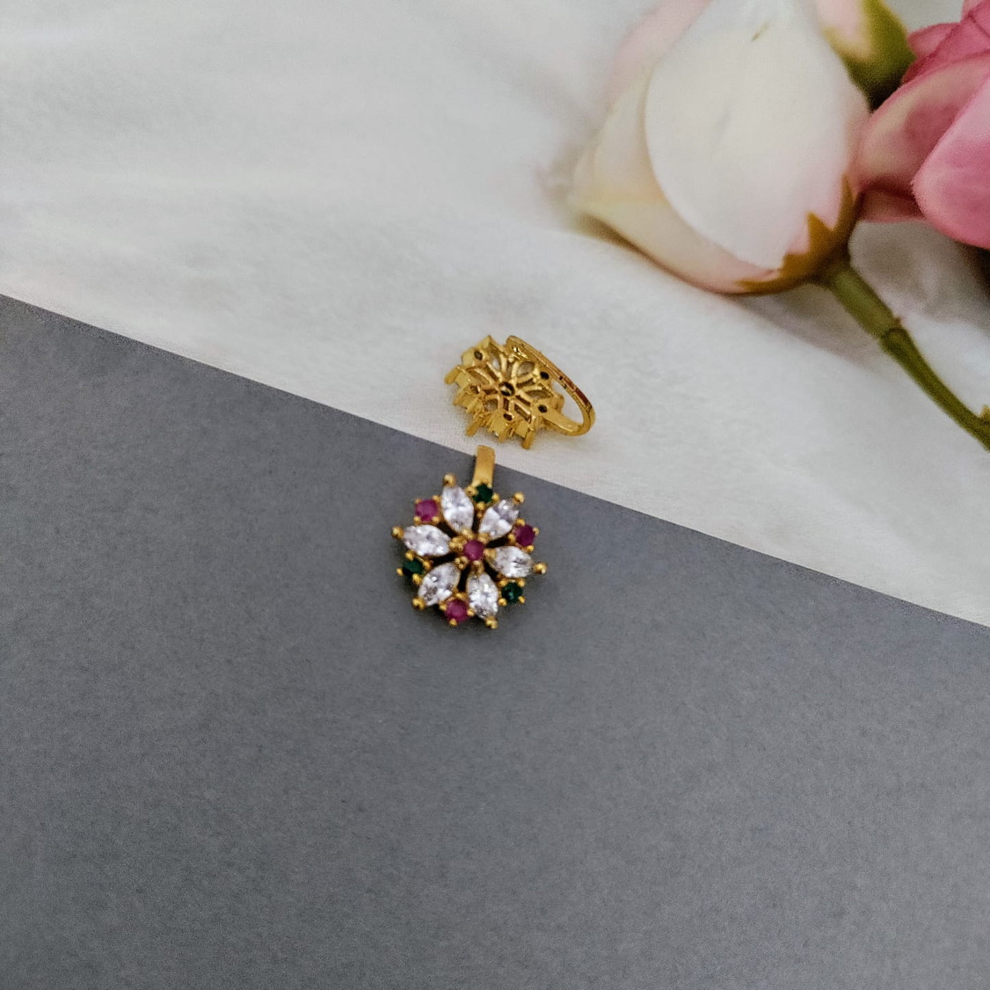 Floral stone nosepin