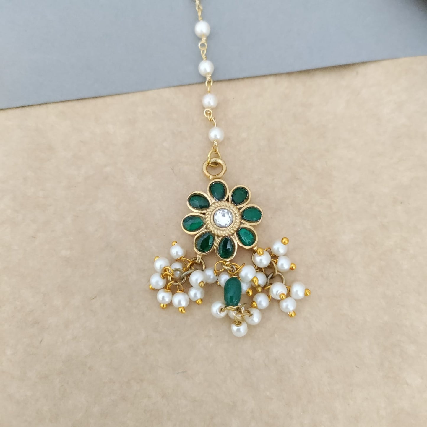 Jadau KUndan green stone Tikka