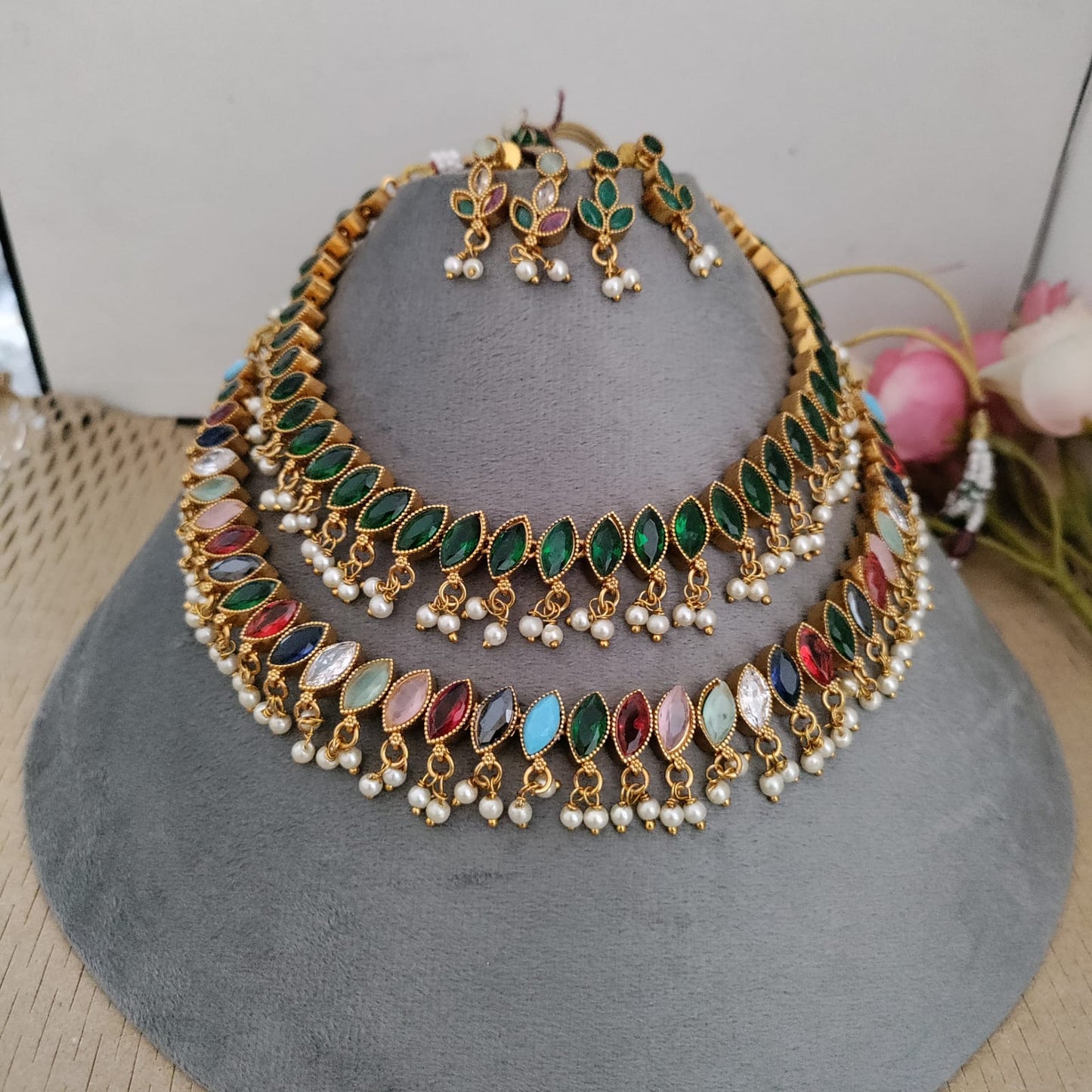 Reversible Kemp stone necklace - Green and Navratna