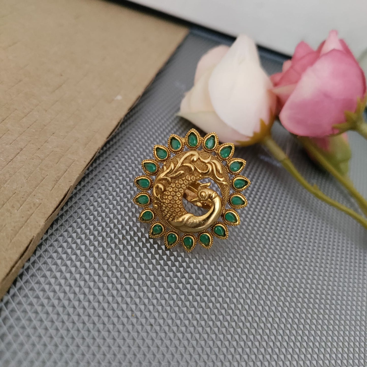 Peacock green Finger ring