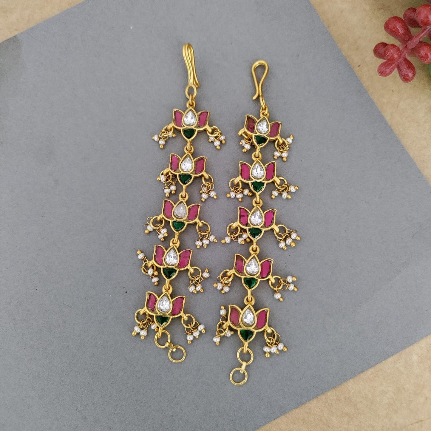 Jadau lotus multi pearl drop earchain